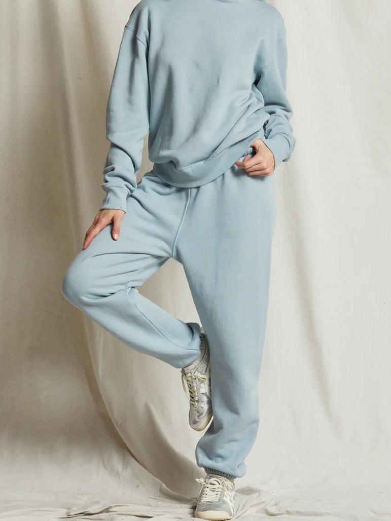 perfectwhitetee stevie cotton fleece easy sweatpant in mountain blue
