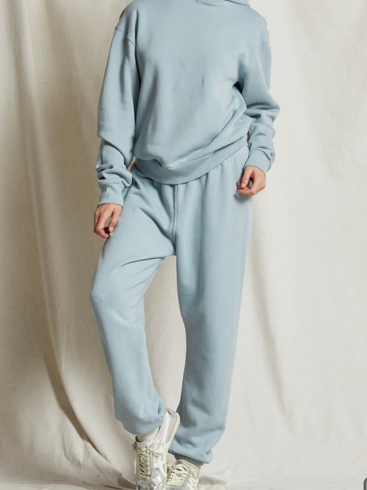 perfectwhitetee stevie cotton fleece easy sweatpant in mountain blue