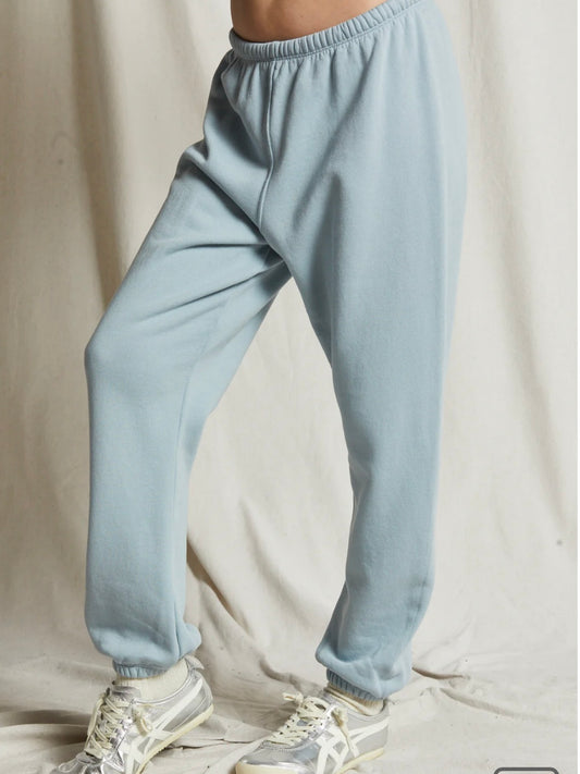 perfectwhitetee stevie cotton fleece easy sweatpant in mountain blue